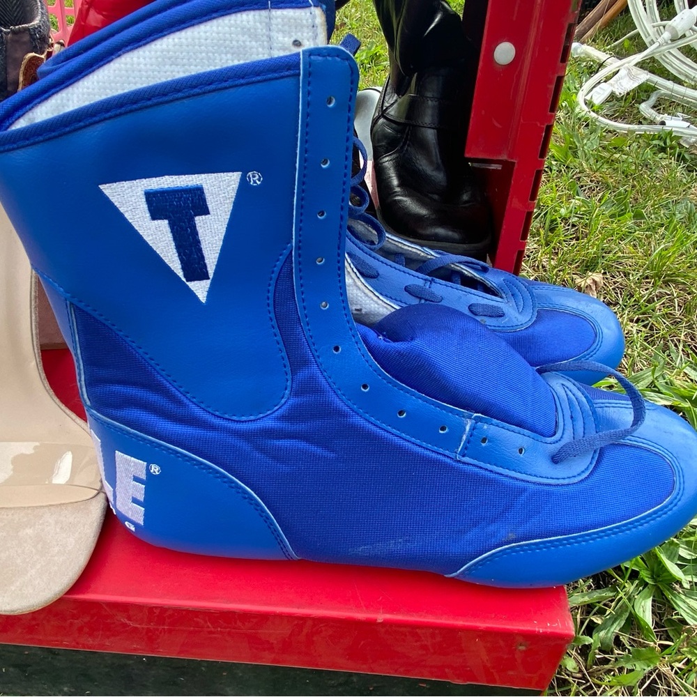 TITLE Boxing Speed-Flex Encore Mid-Top Shoes
